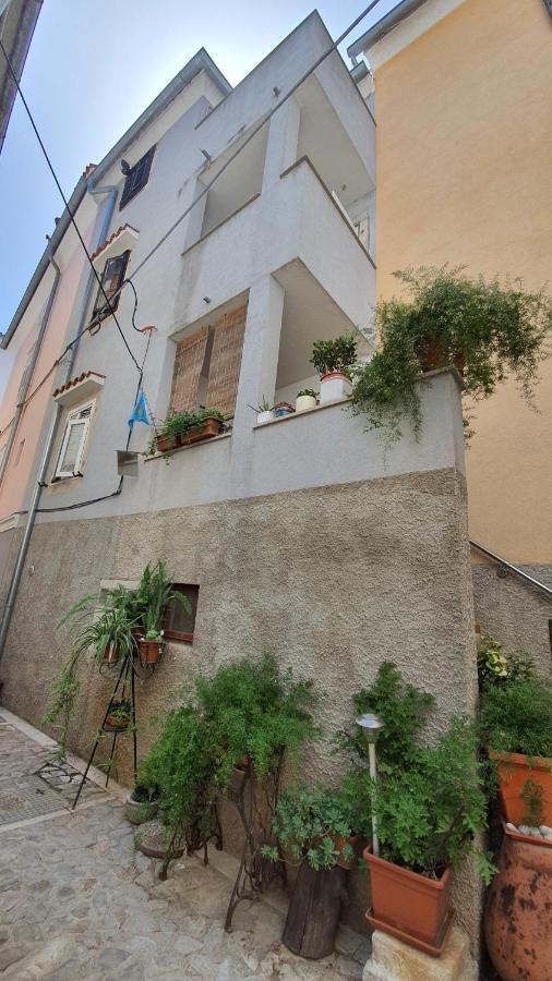 Franceska Apartmani Cres Eksteriør billede