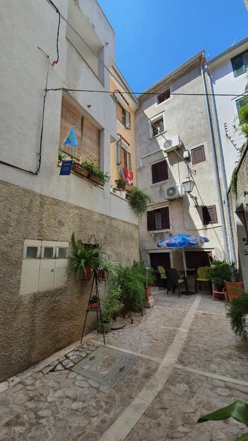 Franceska Apartmani Cres Eksteriør billede