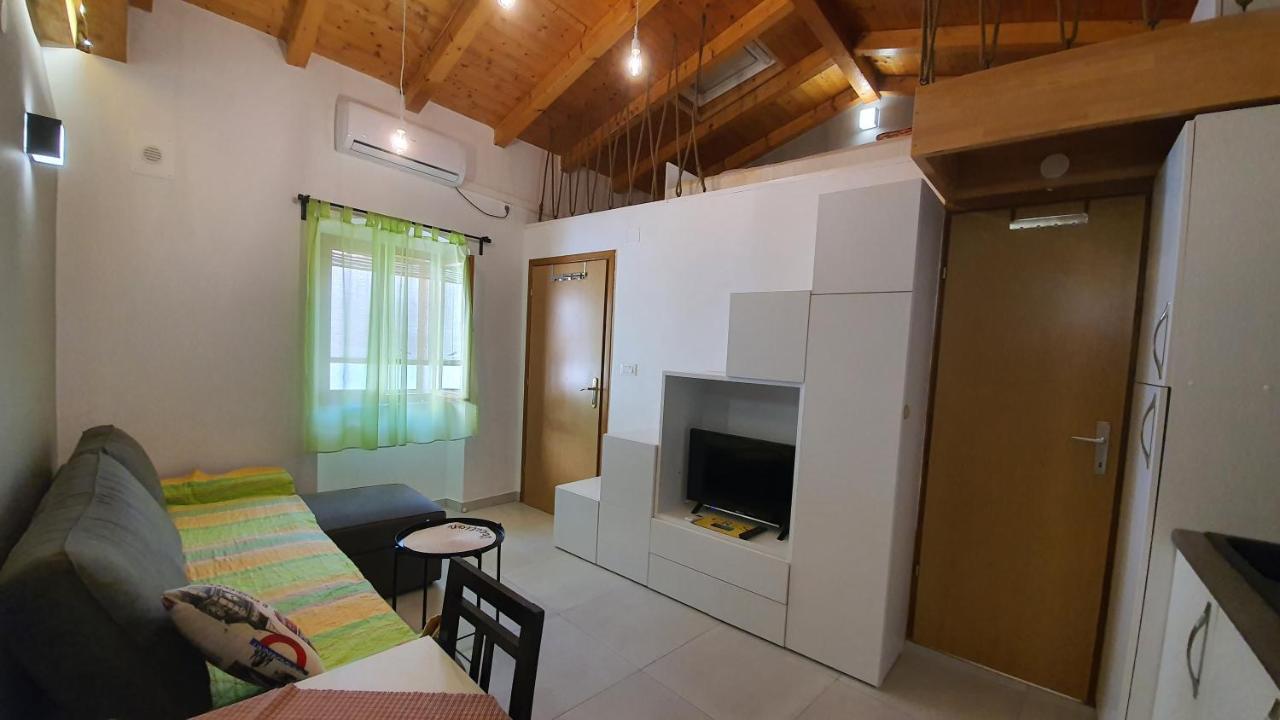 Franceska Apartmani Cres Eksteriør billede