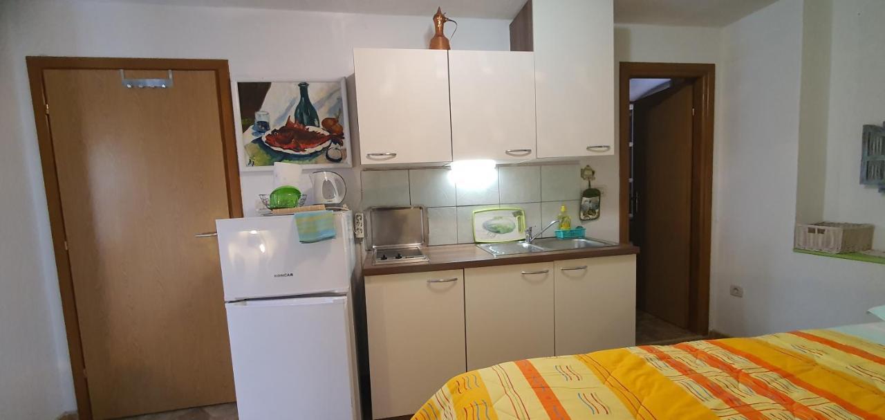 Franceska Apartmani Cres Eksteriør billede
