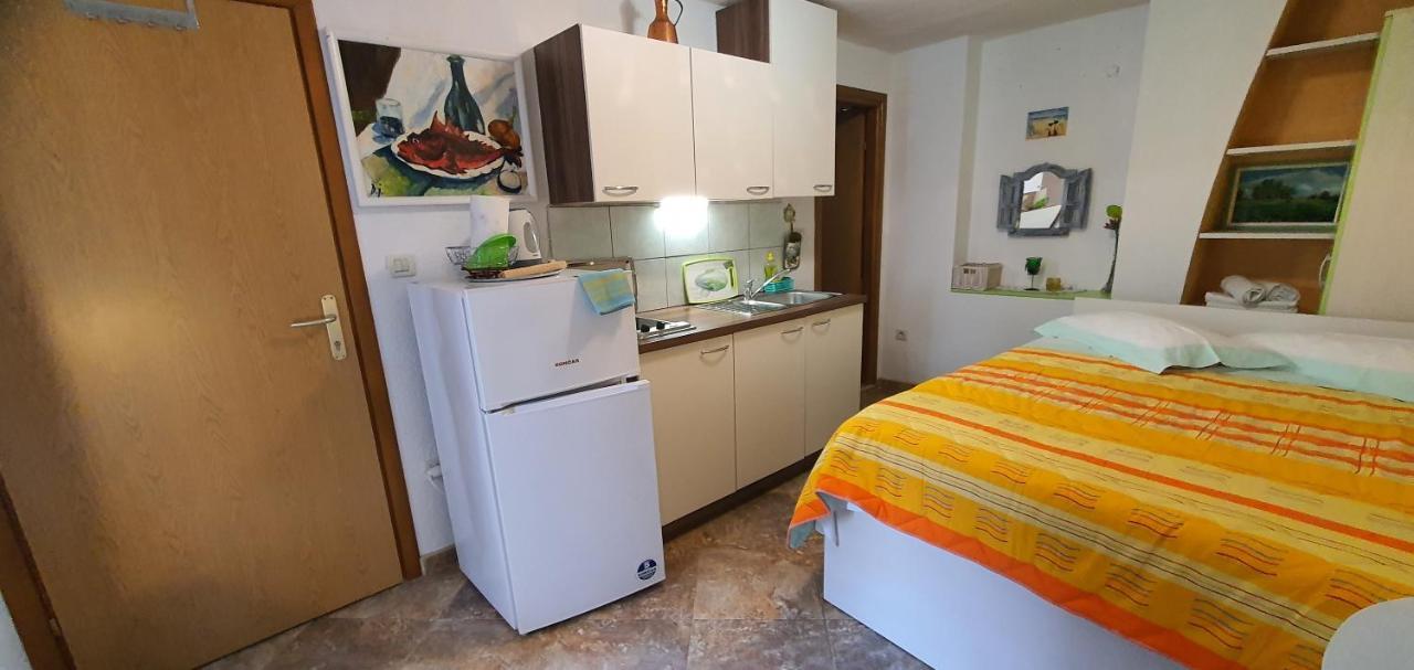 Franceska Apartmani Cres Eksteriør billede