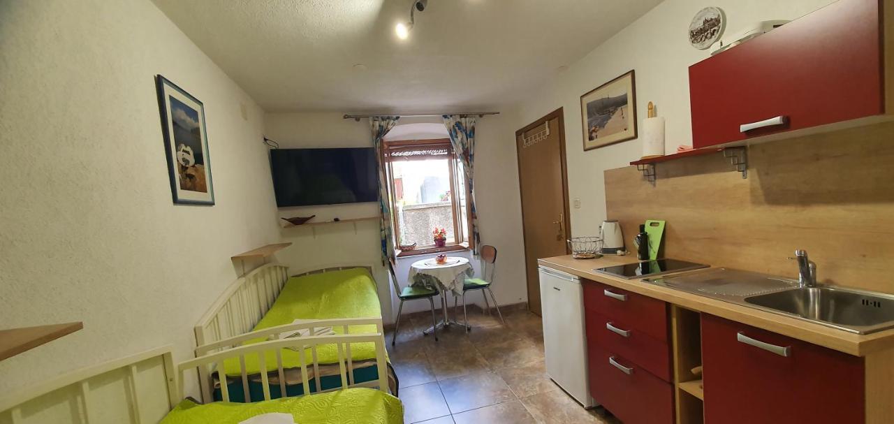 Franceska Apartmani Cres Eksteriør billede